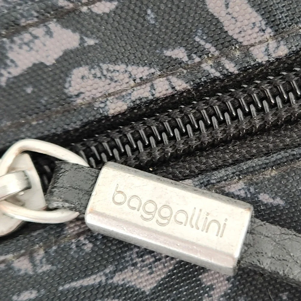 Baggallini lightweight crossbody